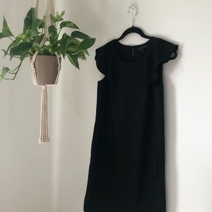 BANANA REPUBLIC - Ruffled Black Pocket Dress